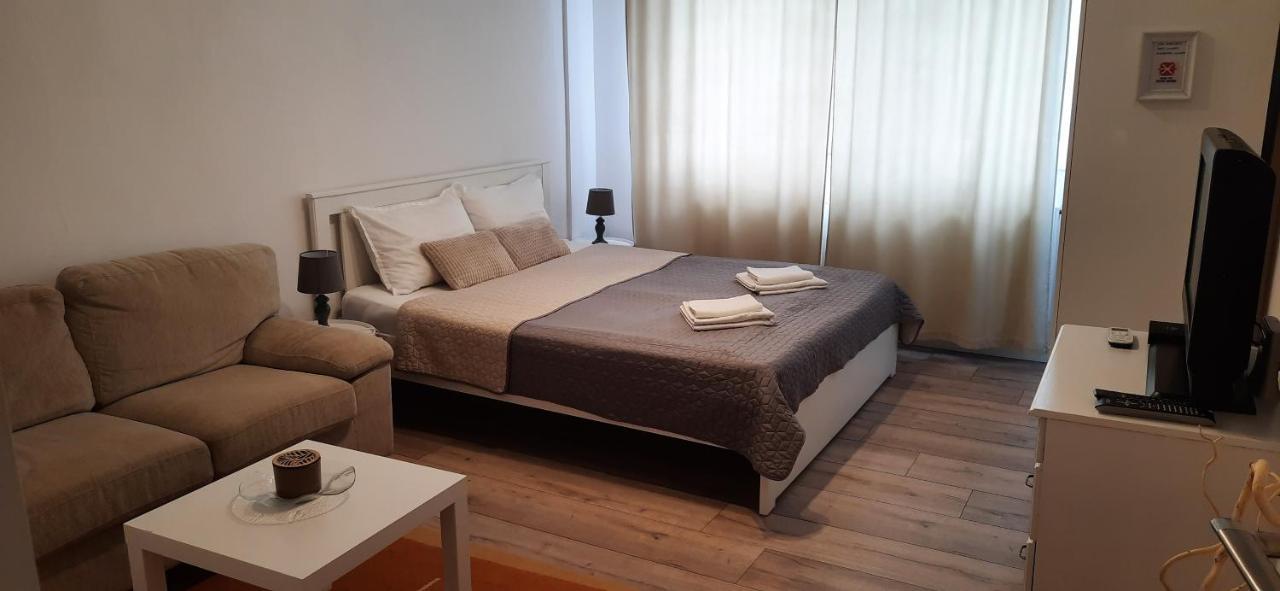 Lyra Apartment Sfantu Gheorghe  Ngoại thất bức ảnh